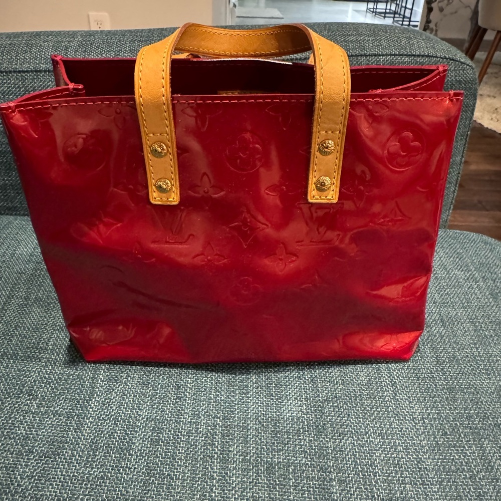 Louis Vuitton Reade PM